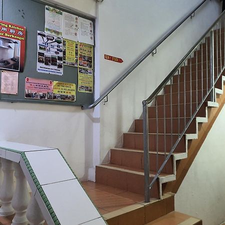 Oyo 90972 Jj Homestay Miri Exteriör bild
