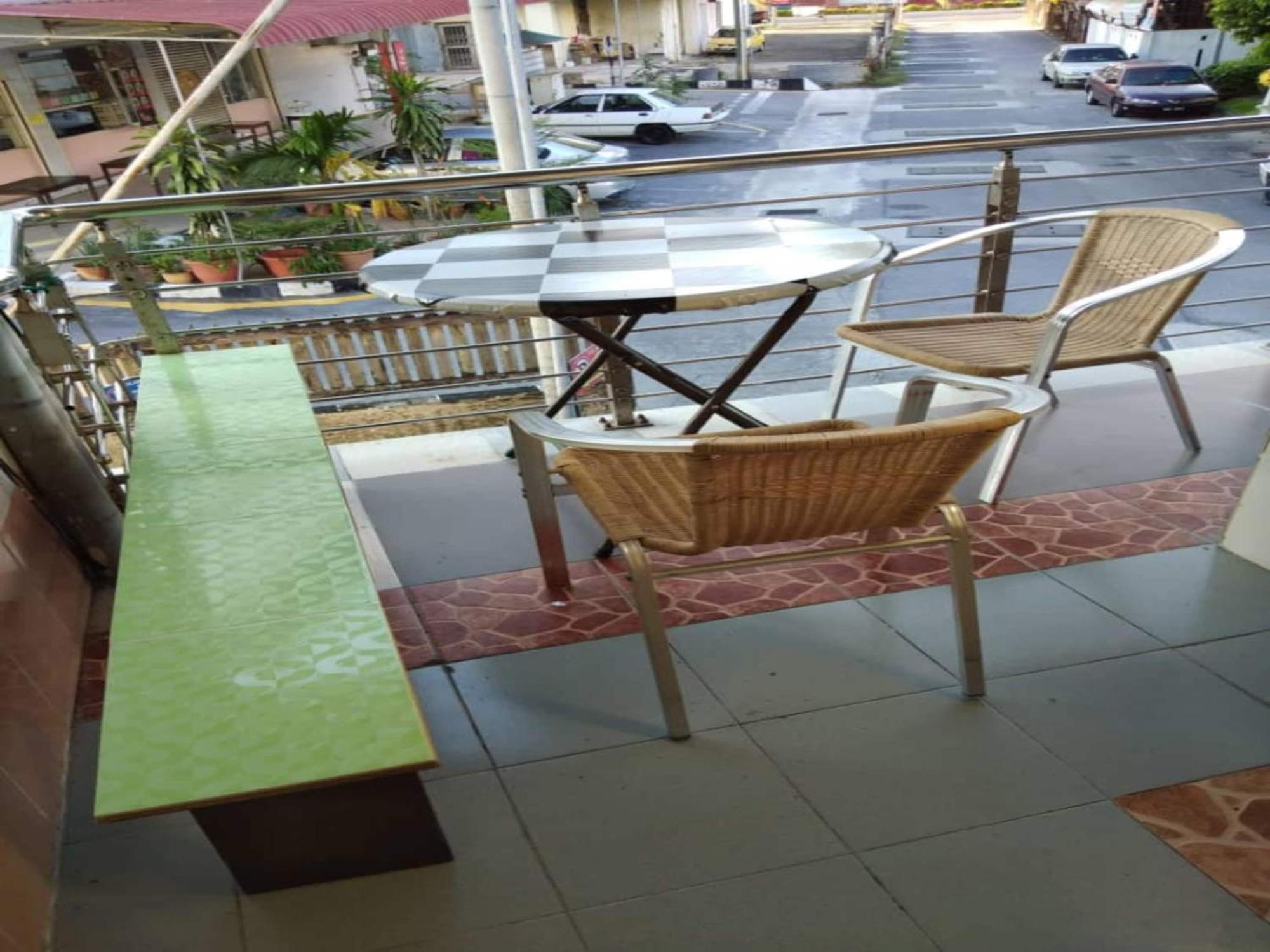 Oyo 90972 Jj Homestay Miri Exteriör bild