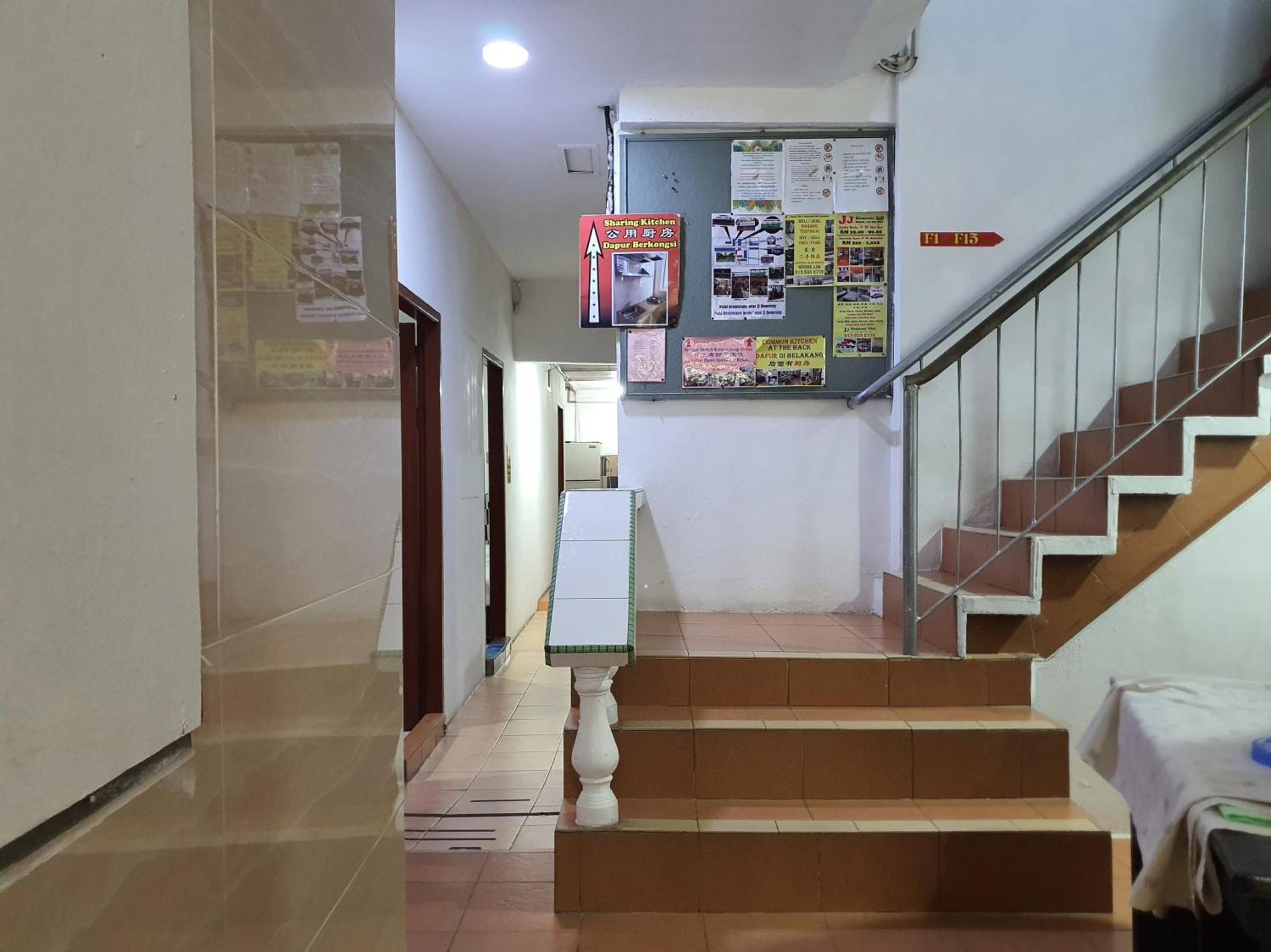 Oyo 90972 Jj Homestay Miri Exteriör bild