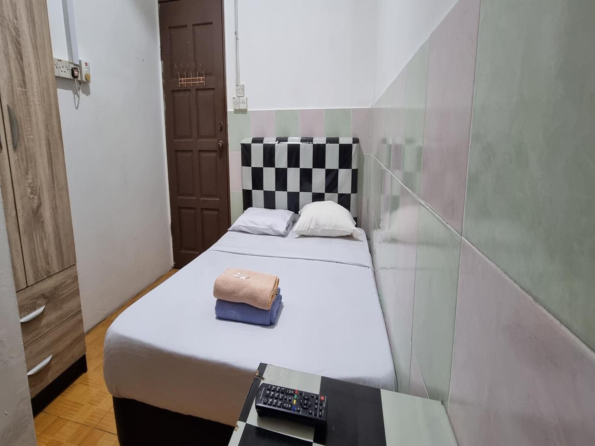 Oyo 90972 Jj Homestay Miri Exteriör bild