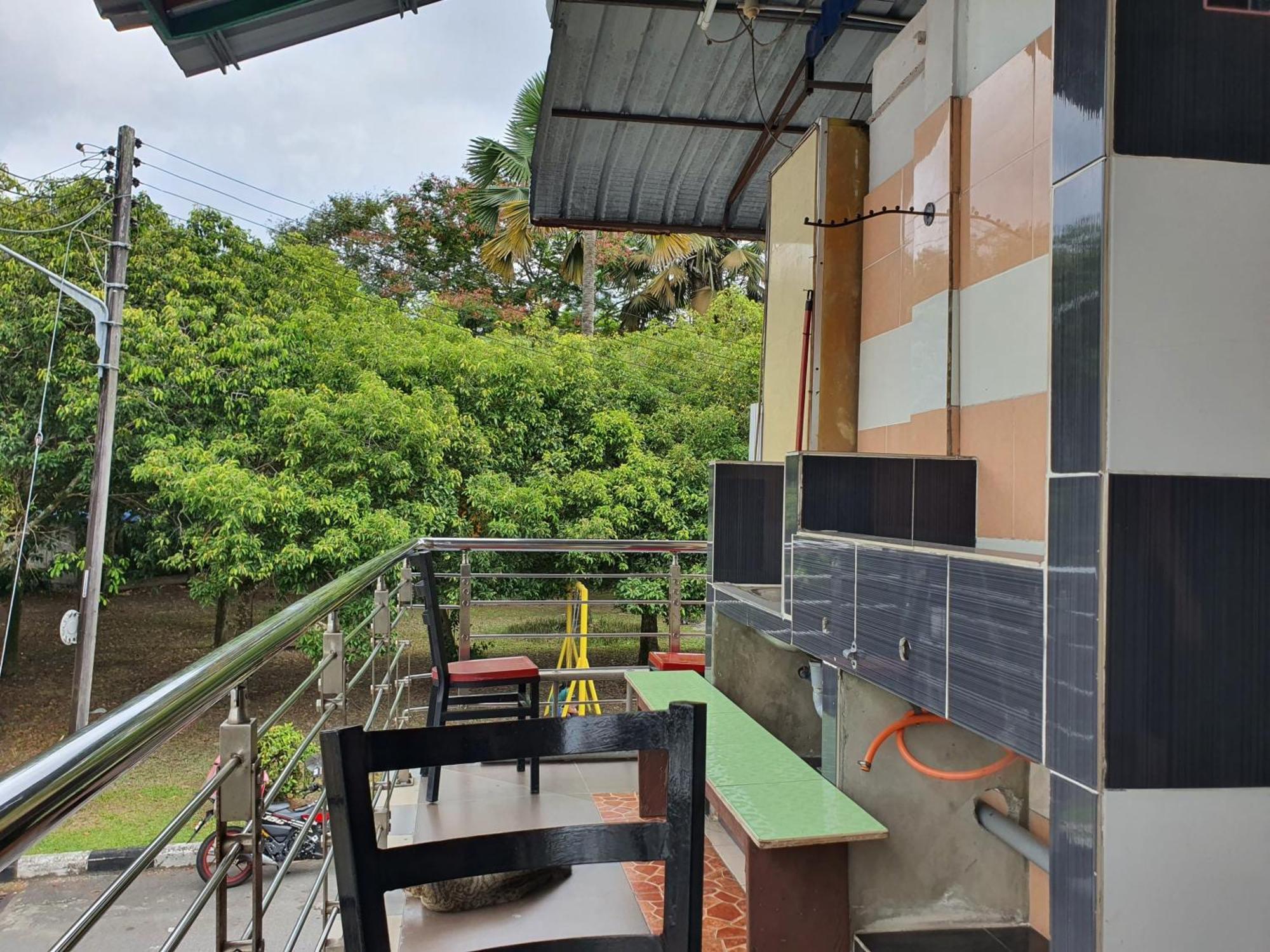 Oyo 90972 Jj Homestay Miri Exteriör bild