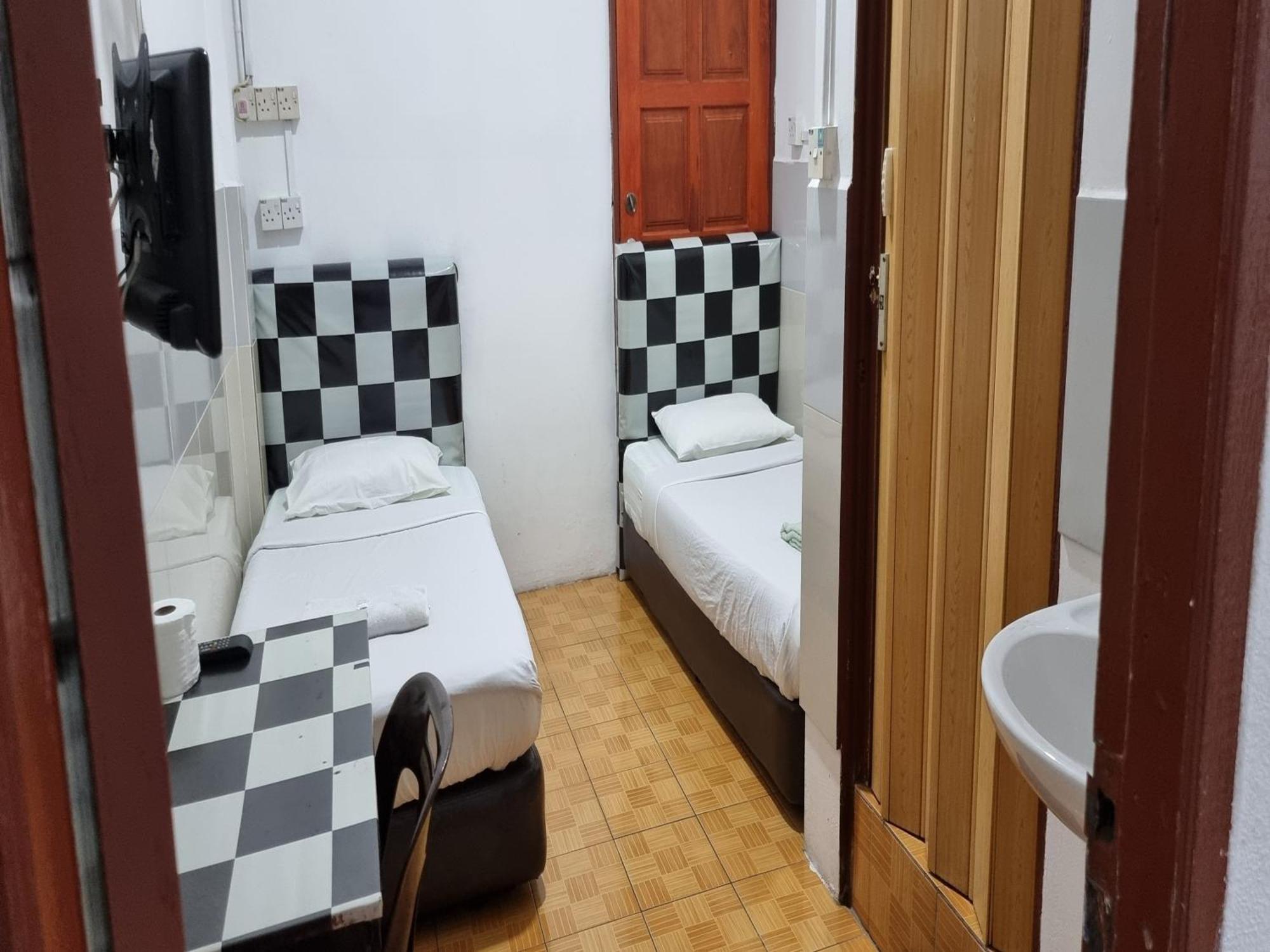 Oyo 90972 Jj Homestay Miri Exteriör bild