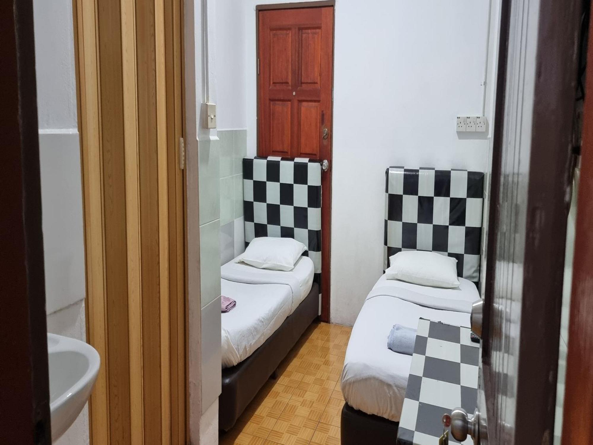 Oyo 90972 Jj Homestay Miri Exteriör bild