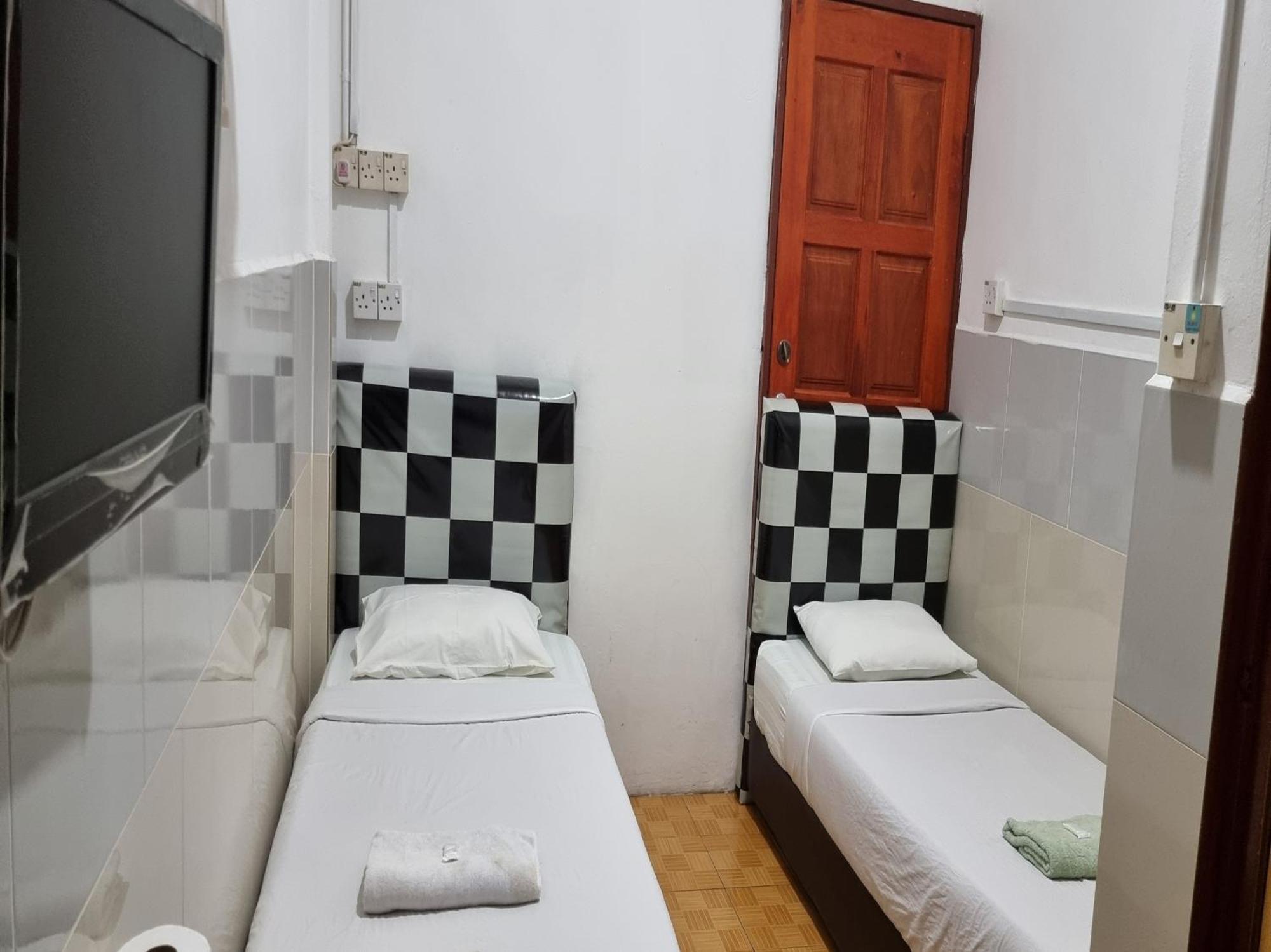 Oyo 90972 Jj Homestay Miri Exteriör bild